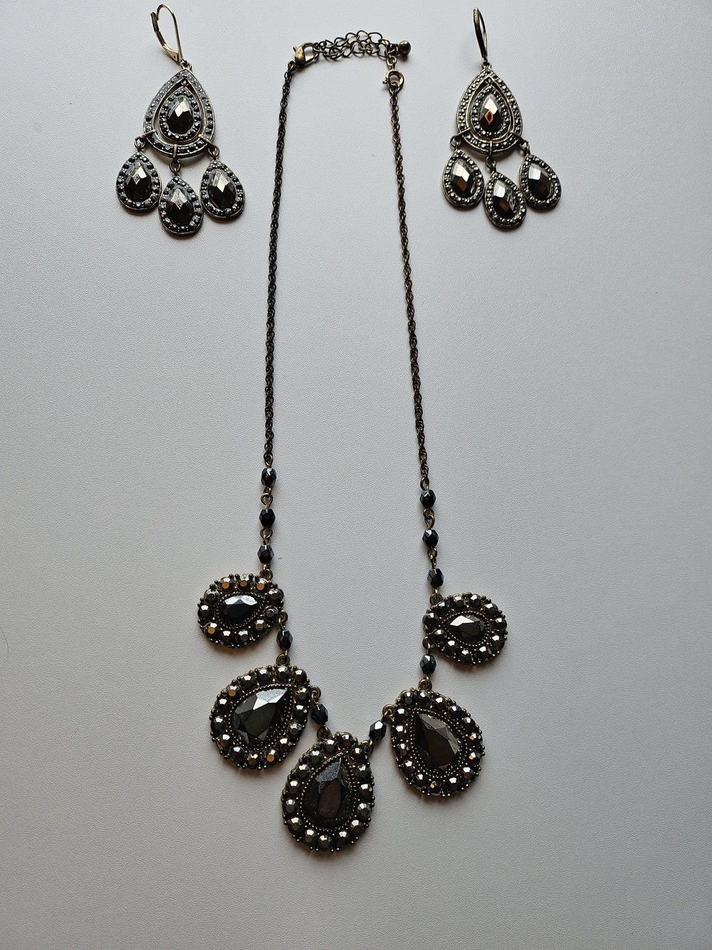 Vintage Nina Ricci Black Teardrop Necklace & Earrings Set